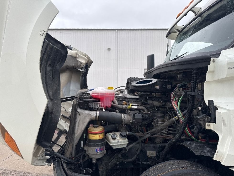 Day Cab Tractor-Heavy Duty Tractors-Freightliner-2018-T12664ST-Denton-TX-569,702\n\t\tmiles-$ 36,750 - Image 16