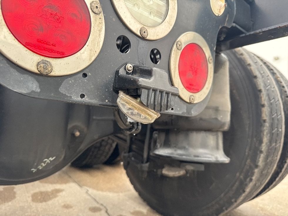 Day Cab Tractor-Heavy Duty Tractors-Freightliner-2018-T12664ST-Denton-TX-569,702\n\t\tmiles-$ 36,750 - Image 20