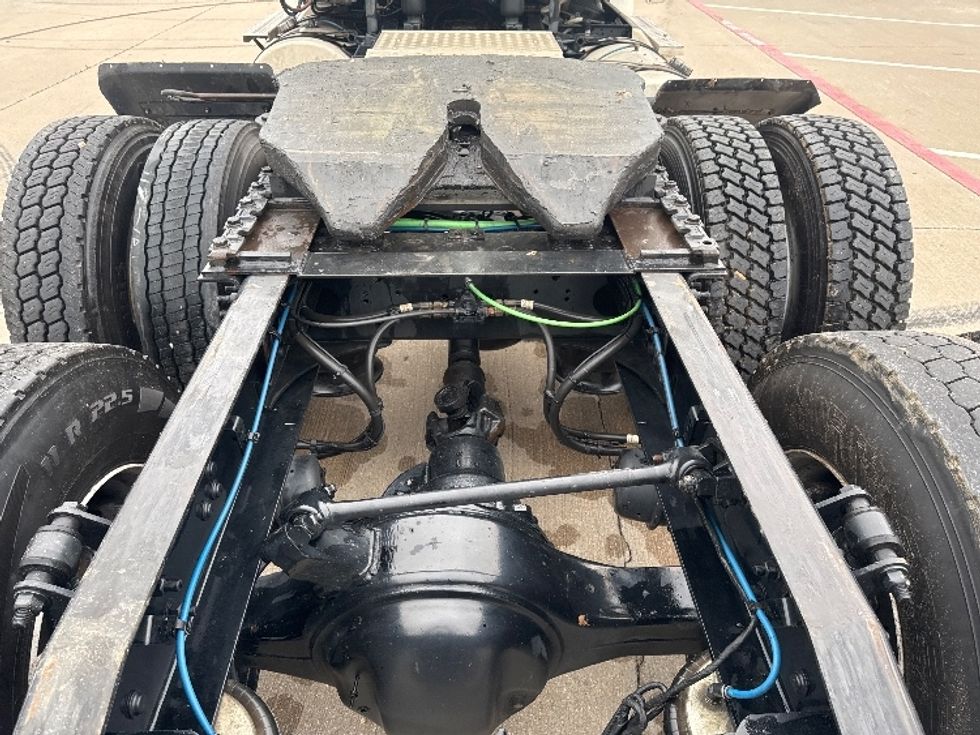 Day Cab Tractor-Heavy Duty Tractors-Freightliner-2018-T12664ST-Denton-TX-569,702\n\t\tmiles-$ 36,750 - Image 6