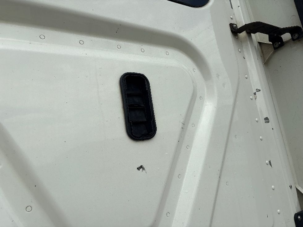 Day Cab Tractor-Heavy Duty Tractors-Freightliner-2018-T12664ST-Denton-TX-681,851\n\t\tmiles-$ 26,250 - Image 19