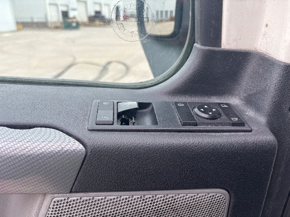 Day Cab Tractor-Heavy Duty Tractors-Freightliner-2018-T12664ST-Denton-TX-711,842\n\t\tmiles-$ 26,000 - Image 18