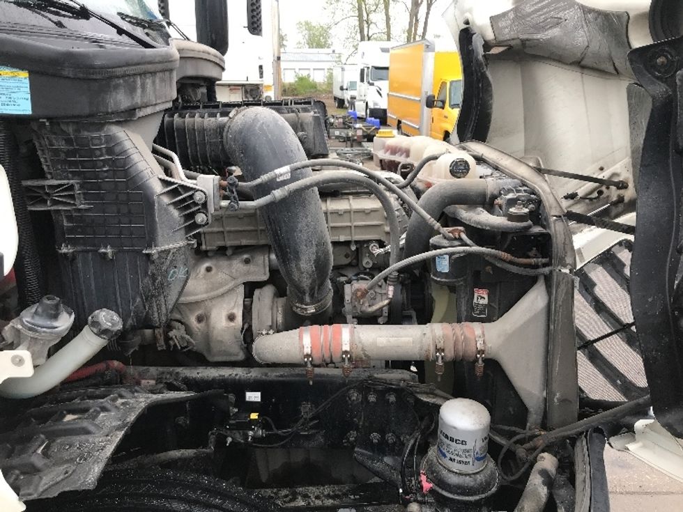 Day Cab Tractor-Heavy Duty Tractors-Freightliner-2018-T12664ST-Des Moines-IA-297,674\n\t\tmiles-$ 50,750 - Image 15