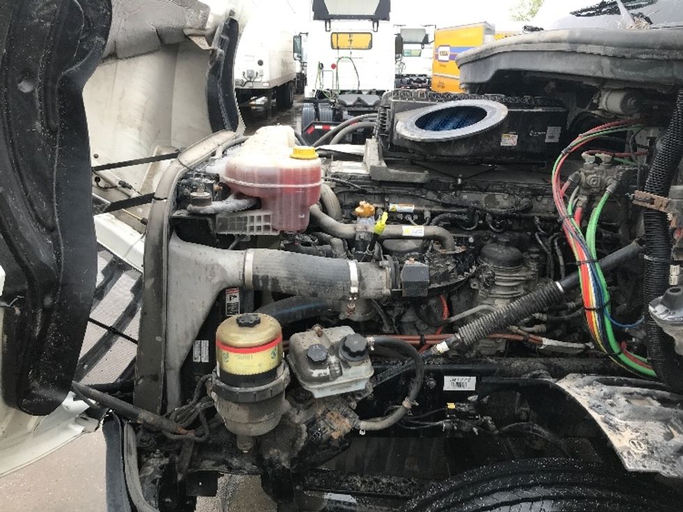 Day Cab Tractor-Heavy Duty Tractors-Freightliner-2018-T12664ST-Des Moines-IA-297,674\n\t\tmiles-$ 50,750 - Image 16