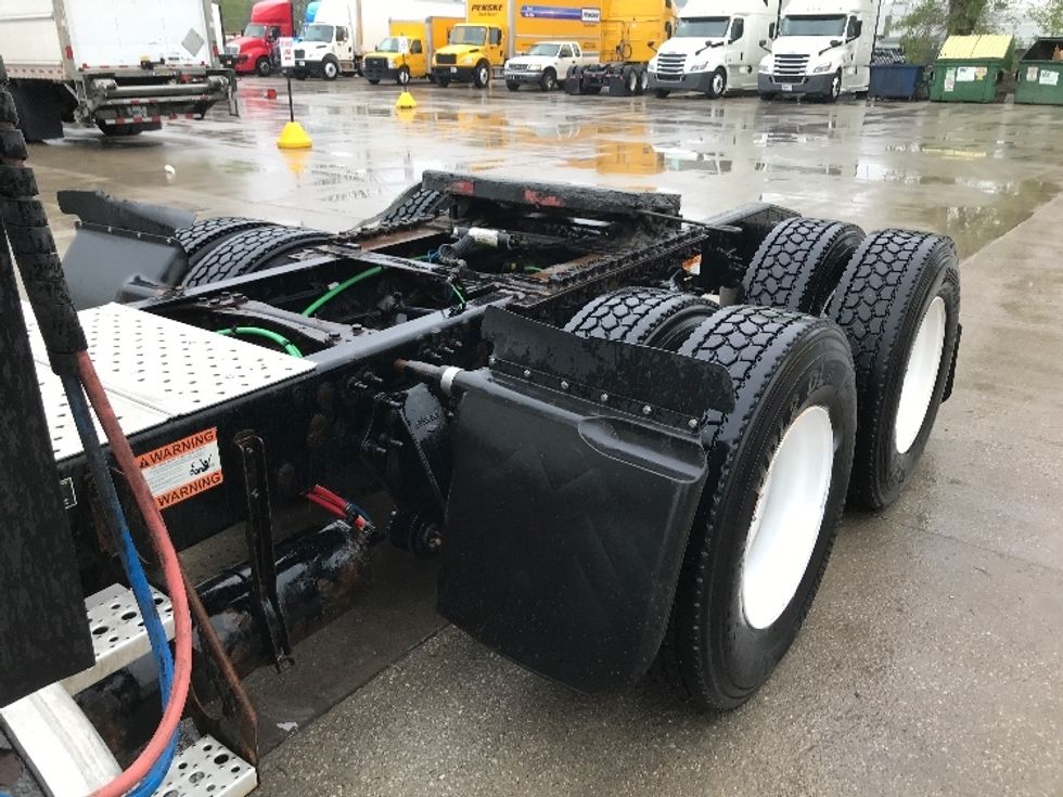 Day Cab Tractor-Heavy Duty Tractors-Freightliner-2018-T12664ST-Des Moines-IA-297,674\n\t\tmiles-$ 50,750 - Image 17