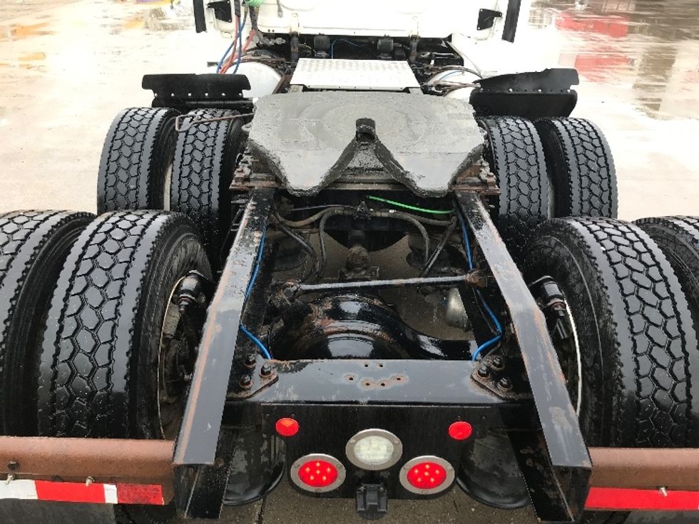 Day Cab Tractor-Heavy Duty Tractors-Freightliner-2018-T12664ST-Des Moines-IA-297,674\n\t\tmiles-$ 50,750 - Image 6