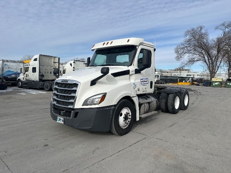 Day Cab Tractor-Heavy Duty Tractors-Freightliner-2018-T12664ST-Des Moines-IA-426,953\n\t\tmiles-$ 45,000 - Image 3