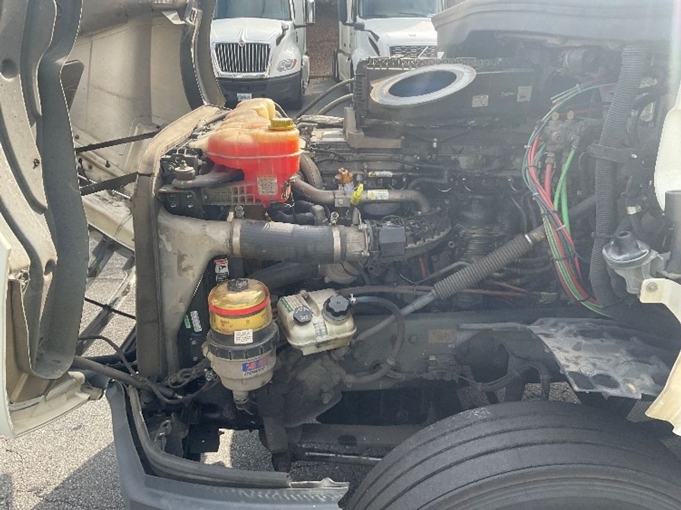 Day Cab Tractor-Heavy Duty Tractors-Freightliner-2018-T12664ST-Duluth-GA-398,086\n\t\tmiles-$ 47,000 - Image 16