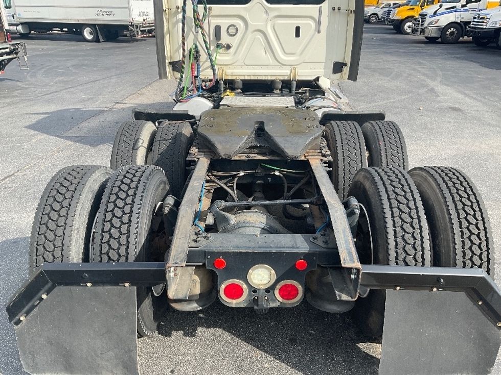 Day Cab Tractor-Heavy Duty Tractors-Freightliner-2018-T12664ST-Duluth-GA-398,086\n\t\tmiles-$ 47,000 - Image 6