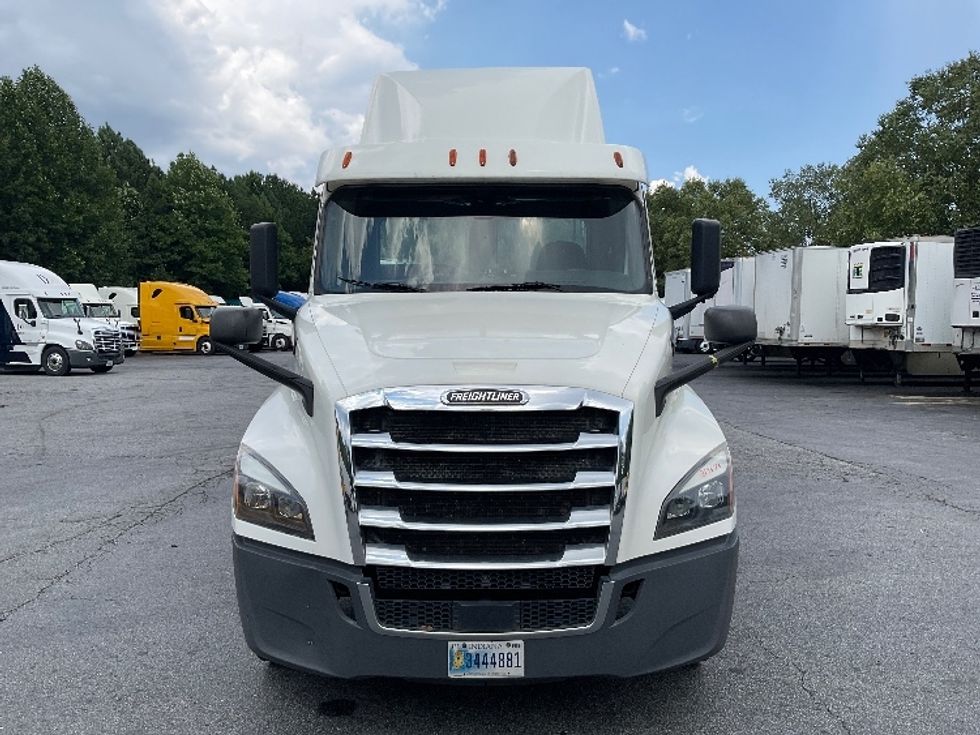 Day Cab Tractor-Heavy Duty Tractors-Freightliner-2018-T12664ST-Duluth-GA-411,284\n\t\tmiles-$ 49,500 - Image 2