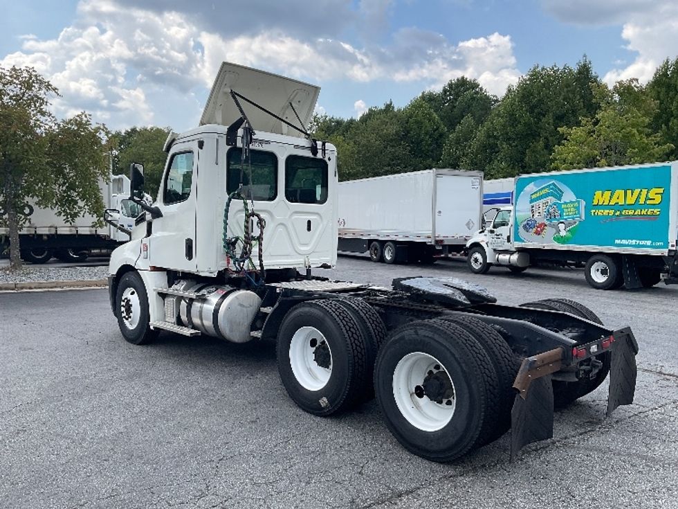 Day Cab Tractor-Heavy Duty Tractors-Freightliner-2018-T12664ST-Duluth-GA-411,284\n\t\tmiles-$ 49,500 - Image 5