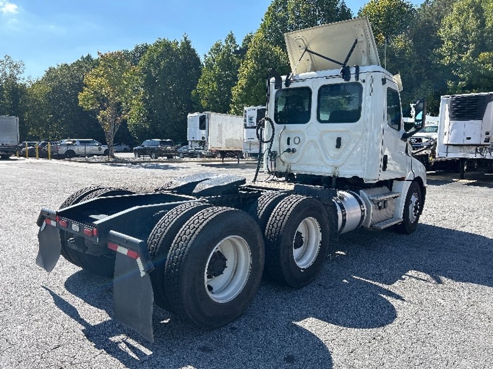 Day Cab Tractor-Heavy Duty Tractors-Freightliner-2018-T12664ST-Duluth-GA-426,499\n\t\tmiles-$ 42,750 - Image 7