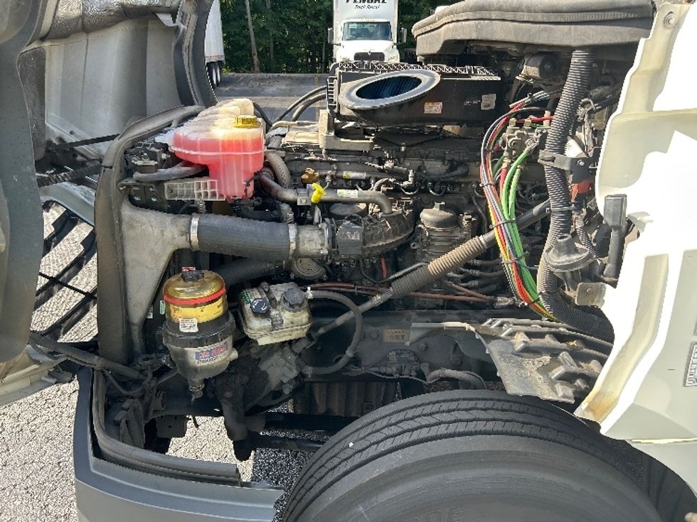 Day Cab Tractor-Heavy Duty Tractors-Freightliner-2018-T12664ST-Duluth-GA-449,501\n\t\tmiles-$ 41,750 - Image 16
