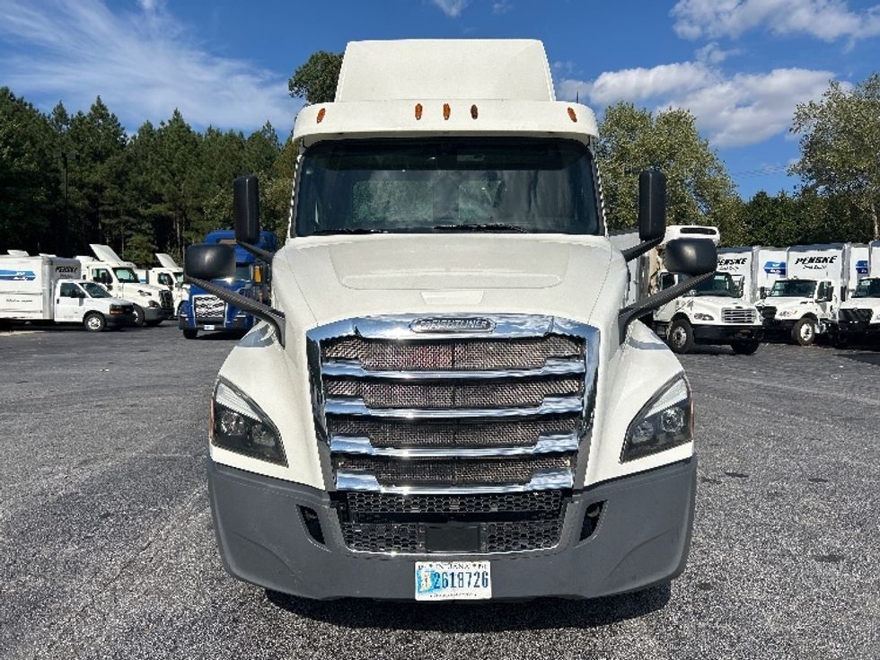 Day Cab Tractor-Heavy Duty Tractors-Freightliner-2018-T12664ST-Duluth-GA-449,501\n\t\tmiles-$ 41,750 - Image 2