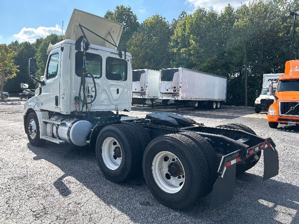 Day Cab Tractor-Heavy Duty Tractors-Freightliner-2018-T12664ST-Duluth-GA-449,501\n\t\tmiles-$ 41,750 - Image 5
