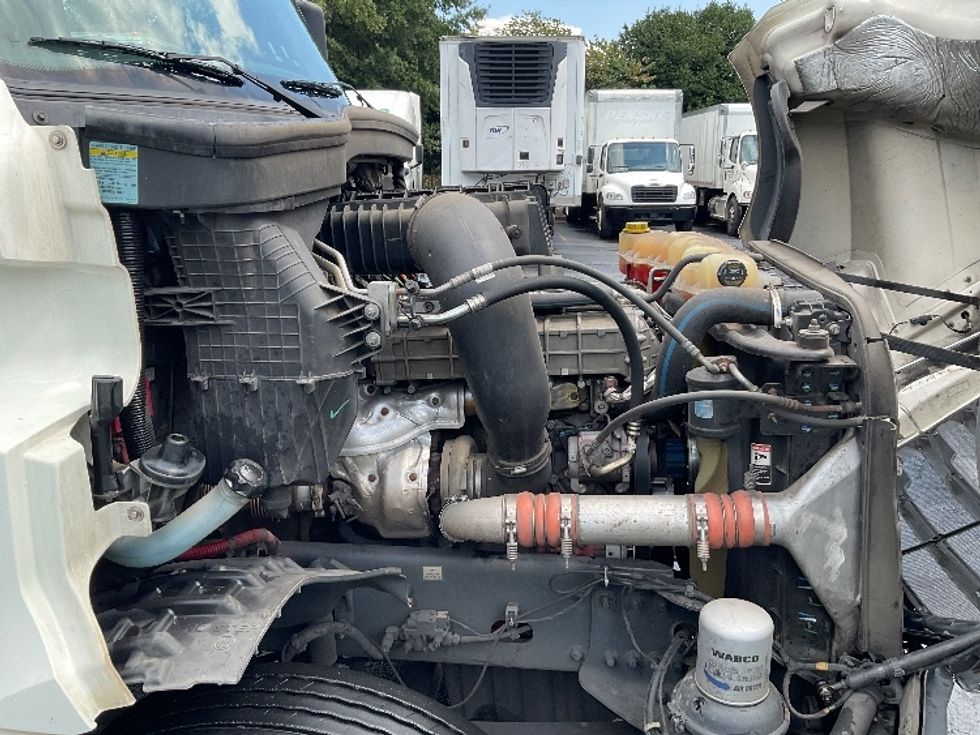 Day Cab Tractor-Heavy Duty Tractors-Freightliner-2018-T12664ST-Duluth-GA-455,437\n\t\tmiles-$ 47,000 - Image 15