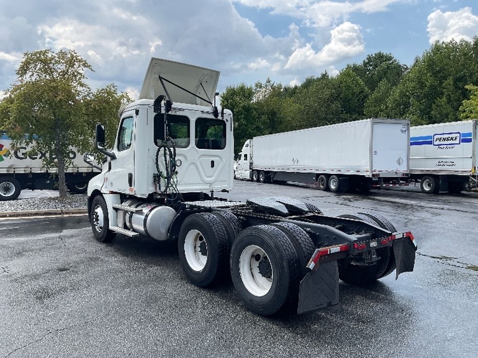 Day Cab Tractor-Heavy Duty Tractors-Freightliner-2018-T12664ST-Duluth-GA-455,437\n\t\tmiles-$ 47,000 - Image 5