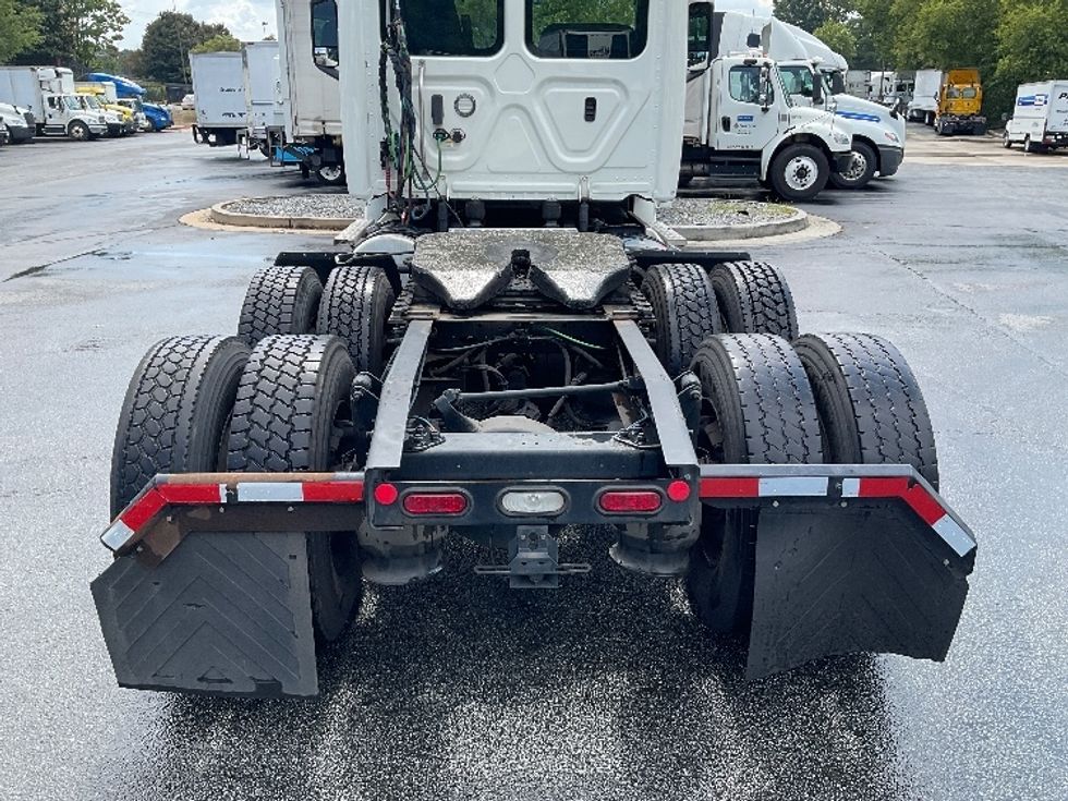 Day Cab Tractor-Heavy Duty Tractors-Freightliner-2018-T12664ST-Duluth-GA-455,437\n\t\tmiles-$ 47,000 - Image 6