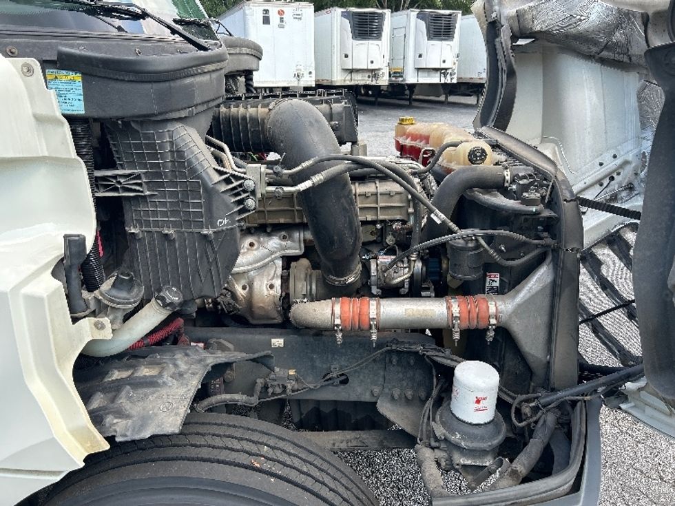 Day Cab Tractor-Heavy Duty Tractors-Freightliner-2018-T12664ST-Duluth-GA-458,611\n\t\tmiles-$ 41,250 - Image 15