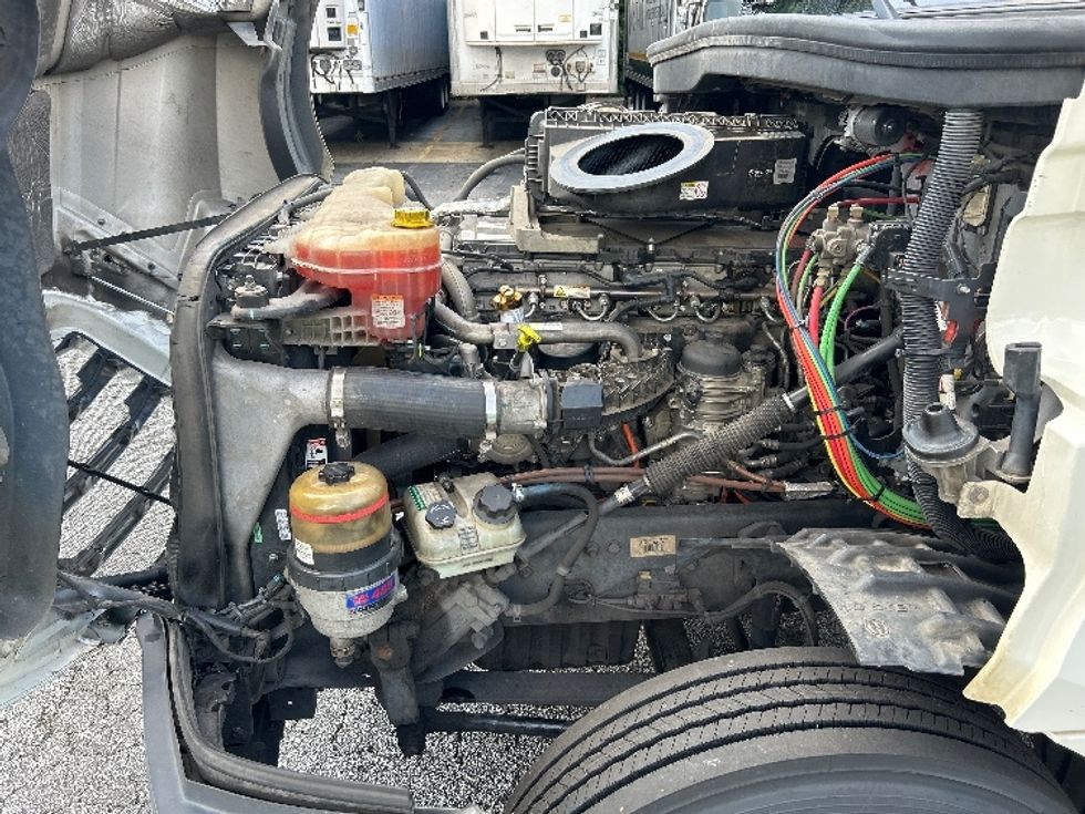 Day Cab Tractor-Heavy Duty Tractors-Freightliner-2018-T12664ST-Duluth-GA-458,611\n\t\tmiles-$ 41,250 - Image 16