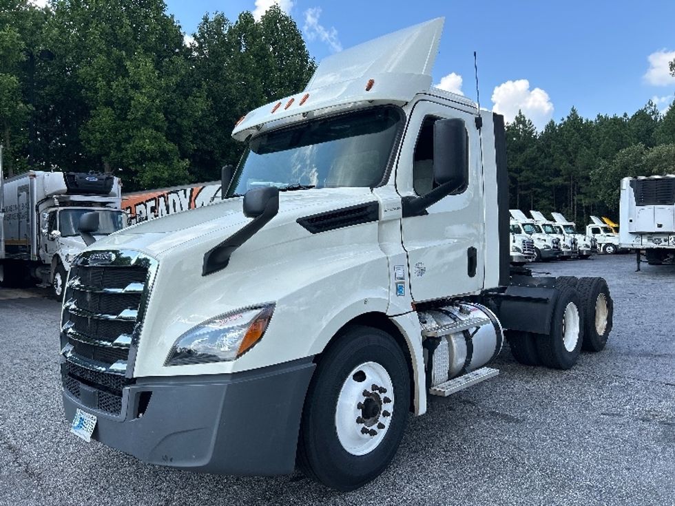 Day Cab Tractor-Heavy Duty Tractors-Freightliner-2018-T12664ST-Duluth-GA-458,611\n\t\tmiles-$ 41,250 - Image 3
