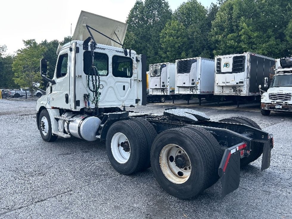 Day Cab Tractor-Heavy Duty Tractors-Freightliner-2018-T12664ST-Duluth-GA-458,611\n\t\tmiles-$ 41,250 - Image 5