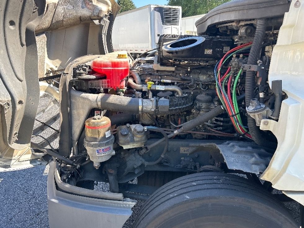 Day Cab Tractor-Heavy Duty Tractors-Freightliner-2018-T12664ST-Duluth-GA-498,764\n\t\tmiles-$ 39,250 - Image 16