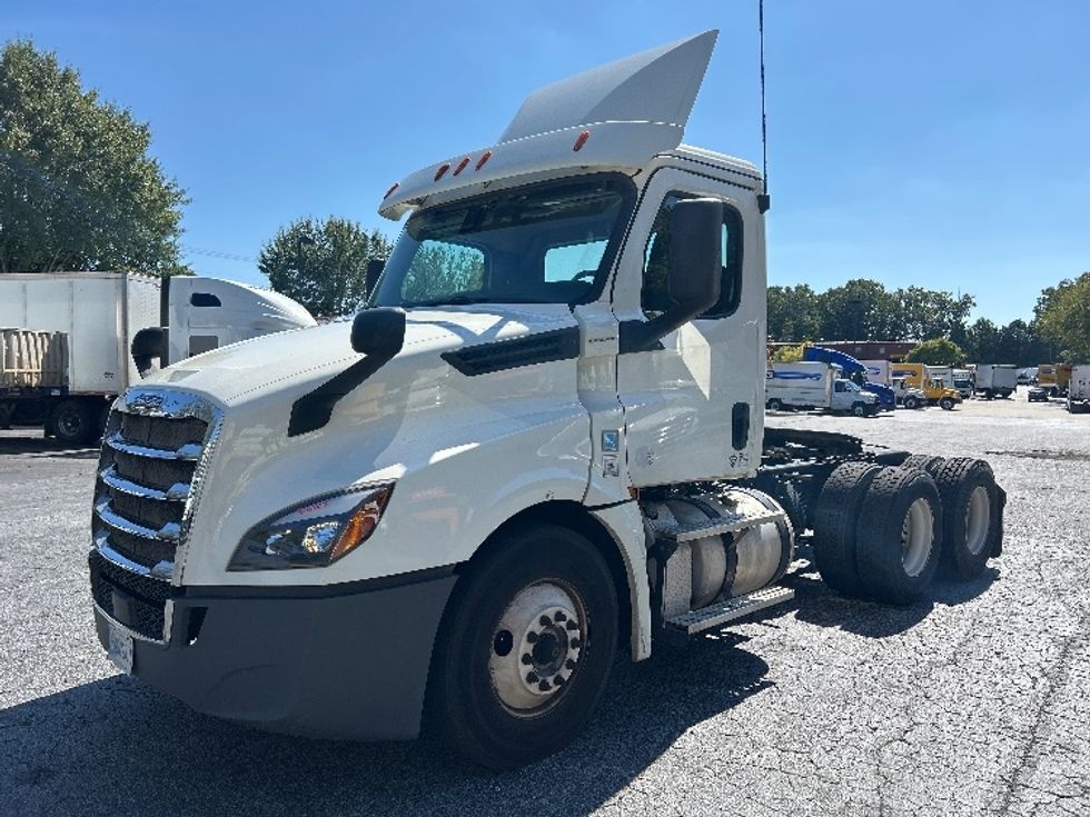 Day Cab Tractor-Heavy Duty Tractors-Freightliner-2018-T12664ST-Duluth-GA-498,764\n\t\tmiles-$ 39,250 - Image 3