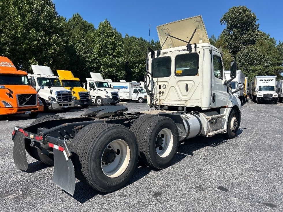 Day Cab Tractor-Heavy Duty Tractors-Freightliner-2018-T12664ST-Duluth-GA-498,764\n\t\tmiles-$ 39,250 - Image 7