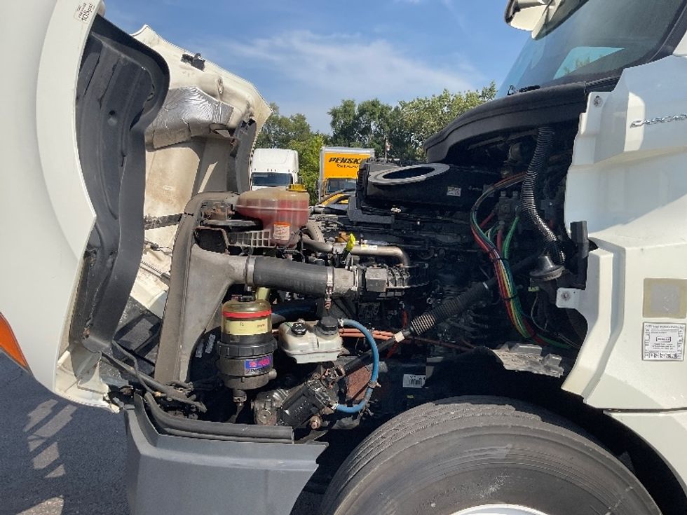 Day Cab Tractor-Heavy Duty Tractors-Freightliner-2018-T12664ST-East Chicago-IN-368,741\n\t\tmiles-$ 41,750 - Image 16