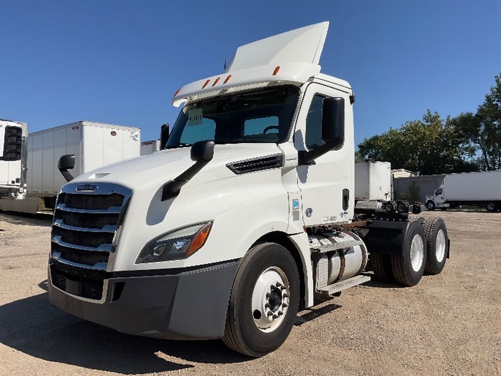 Day Cab Tractor-Heavy Duty Tractors-Freightliner-2018-T12664ST-East Chicago-IN-378,650\n\t\tmiles-$ 41,250 - Image 3