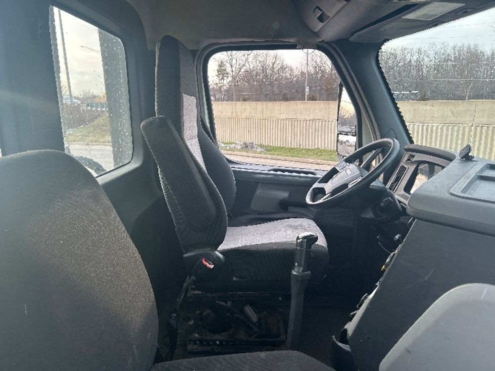 Day Cab Tractor-Heavy Duty Tractors-Freightliner-2018-T12664ST-East Chicago-IN-380,979\n\t\tmiles-$ 36,500 - Image 14