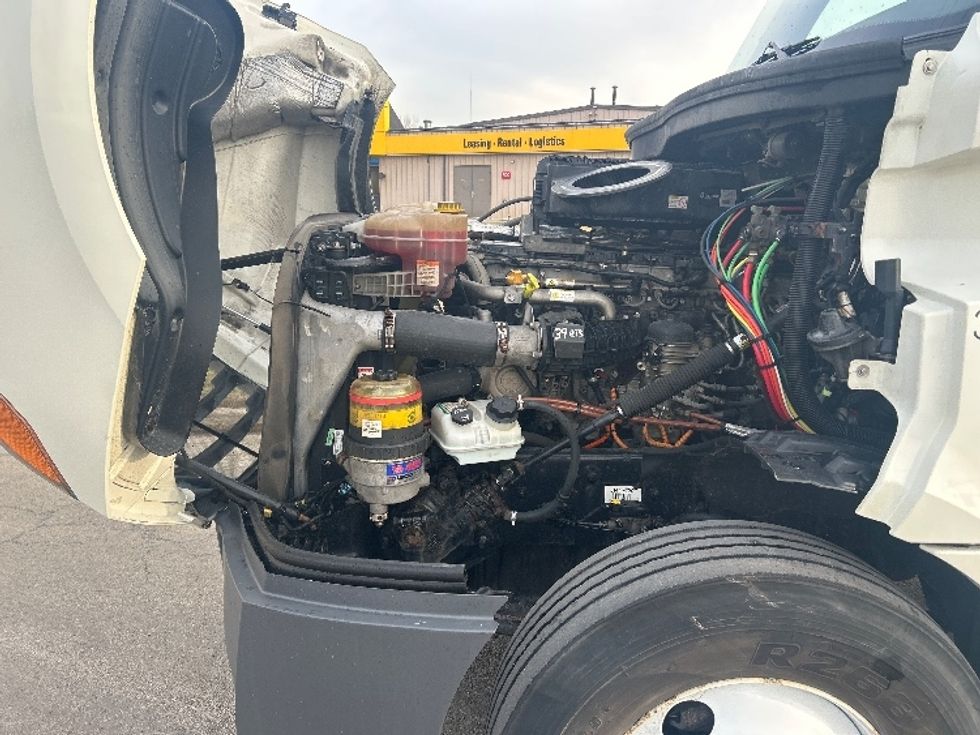 Day Cab Tractor-Heavy Duty Tractors-Freightliner-2018-T12664ST-East Chicago-IN-380,979\n\t\tmiles-$ 36,500 - Image 16