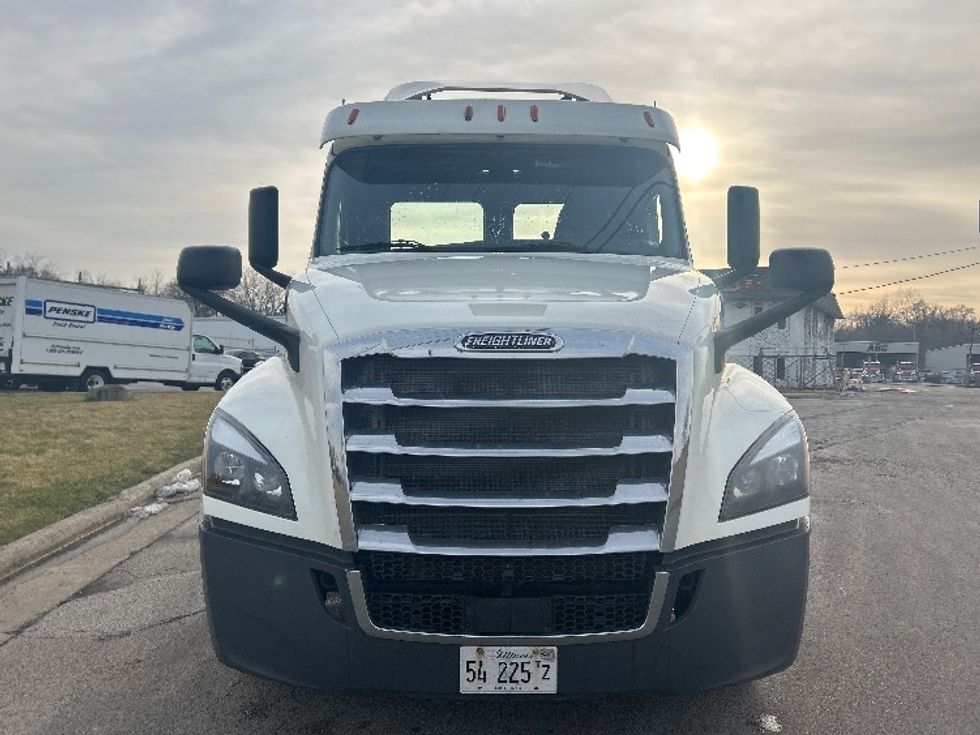 Day Cab Tractor-Heavy Duty Tractors-Freightliner-2018-T12664ST-East Chicago-IN-380,979\n\t\tmiles-$ 36,500 - Image 2
