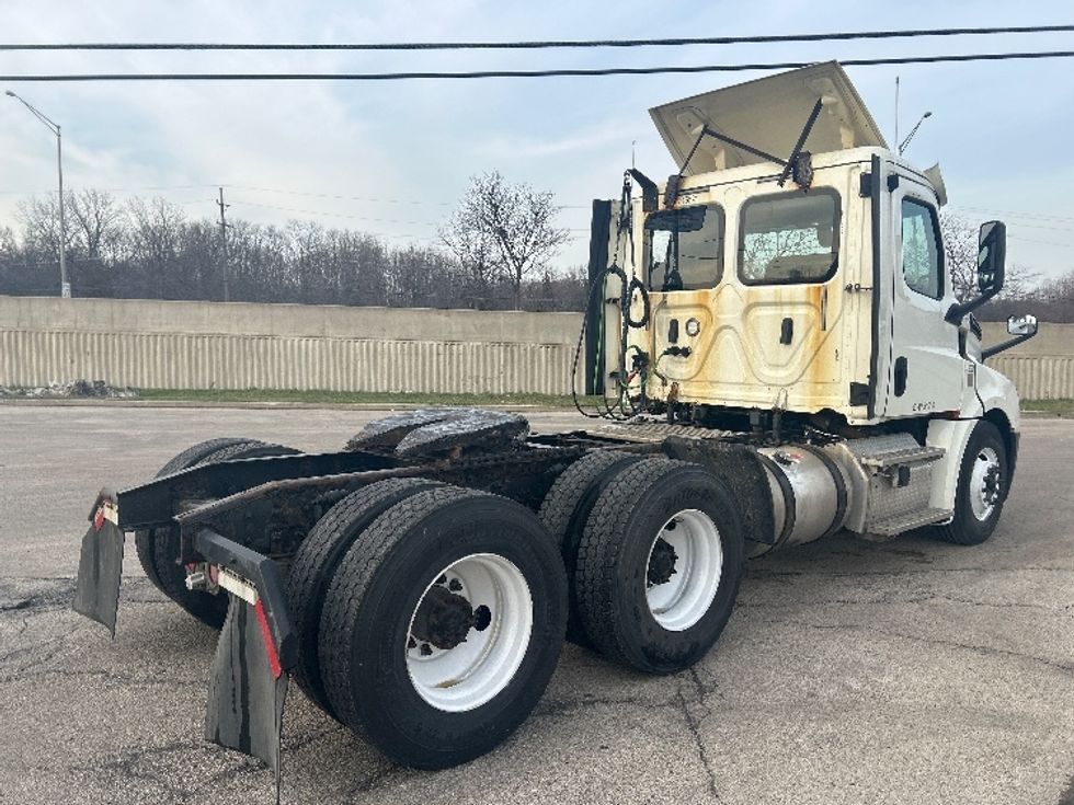 Day Cab Tractor-Heavy Duty Tractors-Freightliner-2018-T12664ST-East Chicago-IN-380,979\n\t\tmiles-$ 36,500 - Image 7