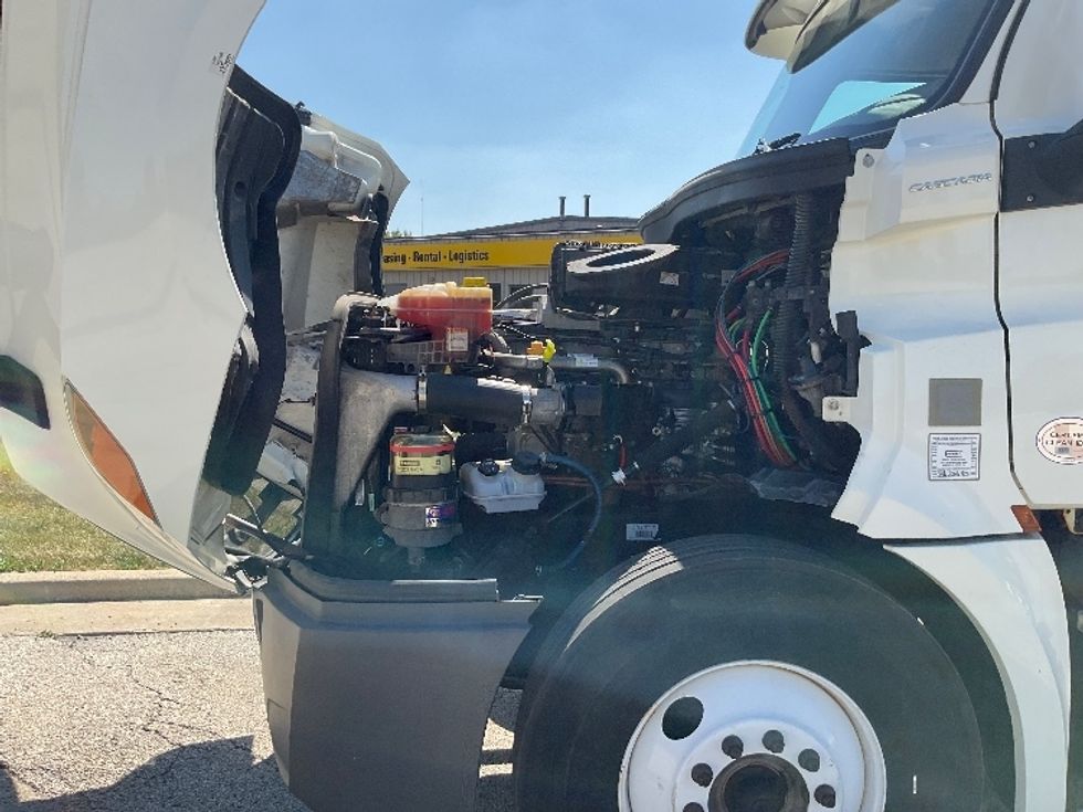 Day Cab Tractor-Heavy Duty Tractors-Freightliner-2018-T12664ST-East Chicago-IN-387,172\n\t\tmiles-$ 41,000 - Image 16