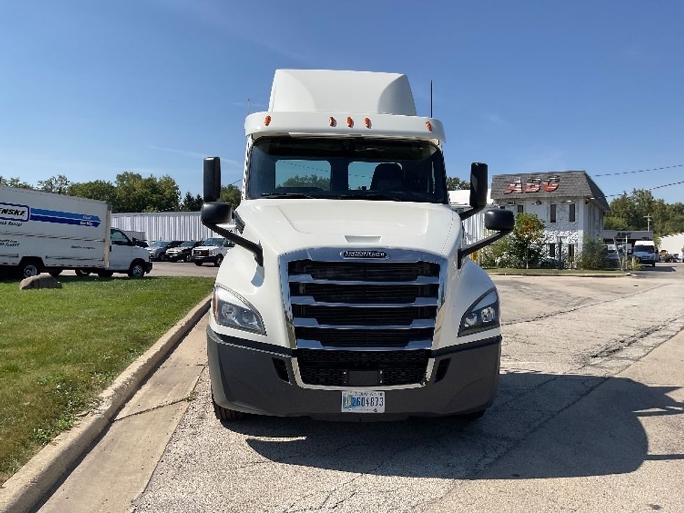 Day Cab Tractor-Heavy Duty Tractors-Freightliner-2018-T12664ST-East Chicago-IN-387,172\n\t\tmiles-$ 41,000 - Image 2