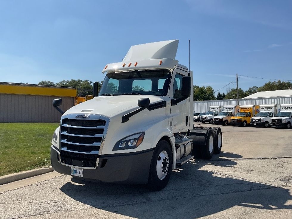 Day Cab Tractor-Heavy Duty Tractors-Freightliner-2018-T12664ST-East Chicago-IN-387,172\n\t\tmiles-$ 41,000 - Image 3
