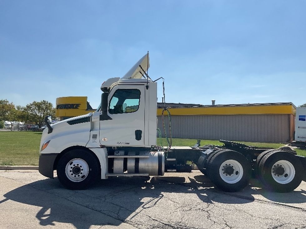 Day Cab Tractor-Heavy Duty Tractors-Freightliner-2018-T12664ST-East Chicago-IN-387,172\n\t\tmiles-$ 41,000 - Image 4