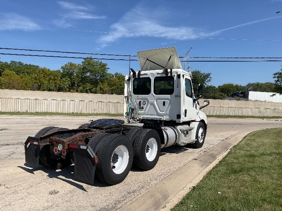 Day Cab Tractor-Heavy Duty Tractors-Freightliner-2018-T12664ST-East Chicago-IN-387,172\n\t\tmiles-$ 41,000 - Image 7