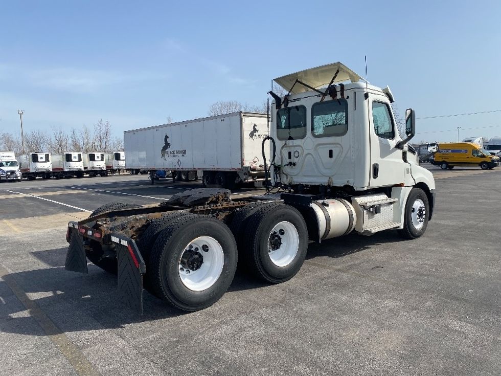 Day Cab Tractor-Heavy Duty Tractors-Freightliner-2018-T12664ST-East Chicago-IN-399,194\n\t\tmiles-$ 42,250 - Image 7
