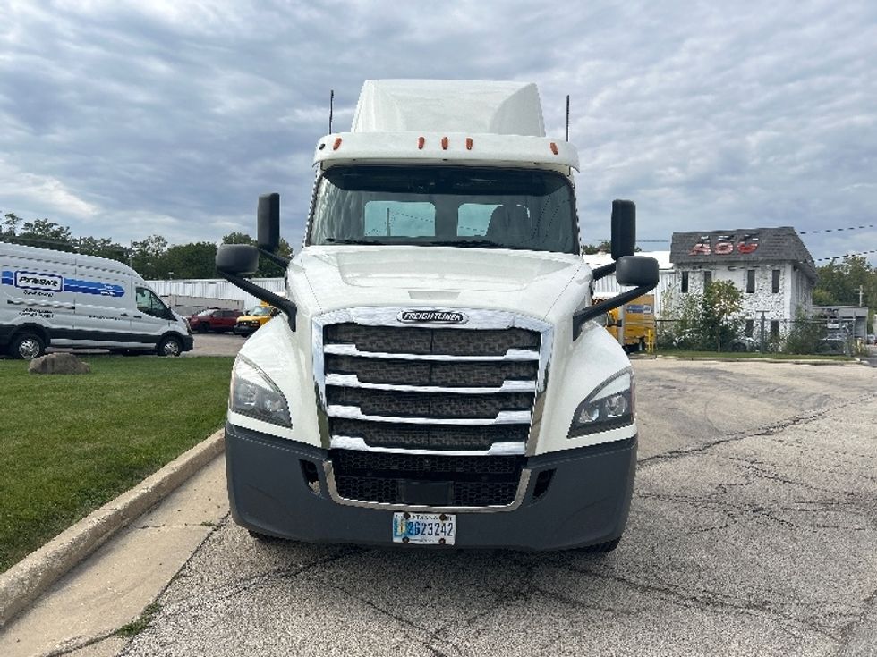 Day Cab Tractor-Heavy Duty Tractors-Freightliner-2018-T12664ST-East Chicago-IN-434,993\n\t\tmiles-$ 38,500 - Image 2