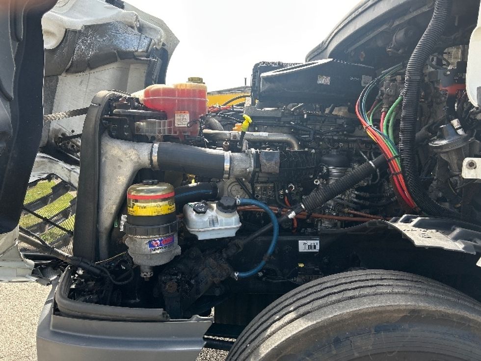 Day Cab Tractor-Heavy Duty Tractors-Freightliner-2018-T12664ST-East Chicago-IN-461,433\n\t\tmiles-$ 37,250 - Image 15