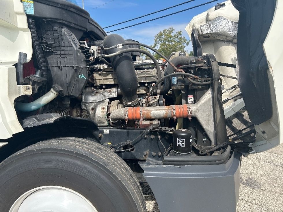 Day Cab Tractor-Heavy Duty Tractors-Freightliner-2018-T12664ST-East Chicago-IN-461,433\n\t\tmiles-$ 37,250 - Image 16