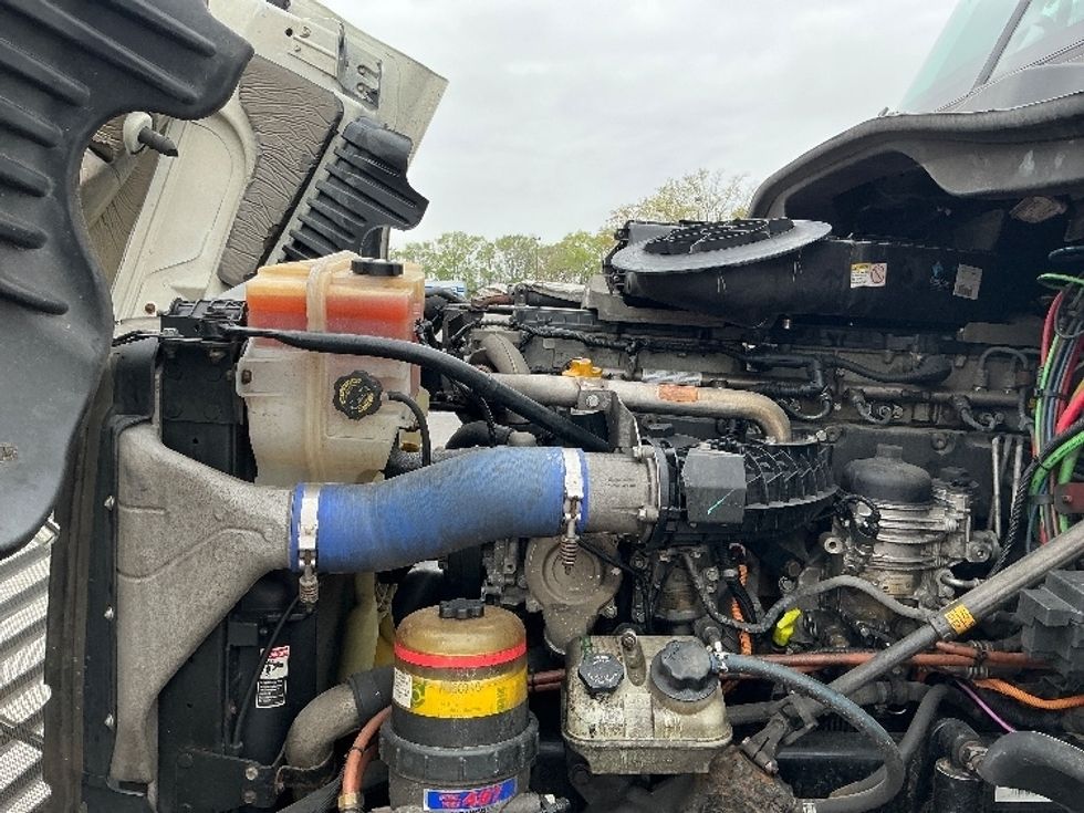 Day Cab Tractor-Heavy Duty Tractors-Freightliner-2018-T12664ST-East Chicago-IN-493,002\n\t\tmiles-$ 34,750 - Image 16