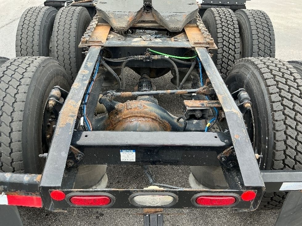 Day Cab Tractor-Heavy Duty Tractors-Freightliner-2018-T12664ST-East Chicago-IN-493,002\n\t\tmiles-$ 34,750 - Image 6