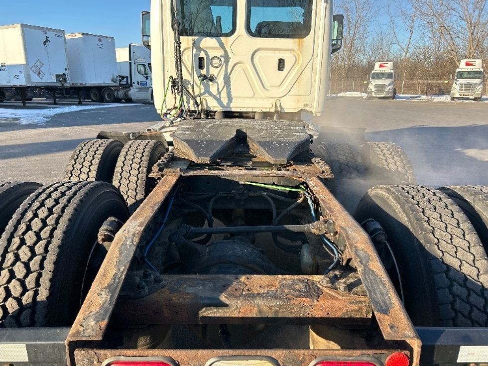 Day Cab Tractor-Heavy Duty Tractors-Freightliner-2018-T12664ST-East Chicago-IN-505,751\n\t\tmiles-$ 40,750 - Image 6