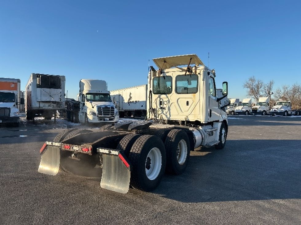 Day Cab Tractor-Heavy Duty Tractors-Freightliner-2018-T12664ST-East Chicago-IN-505,751\n\t\tmiles-$ 40,750 - Image 7