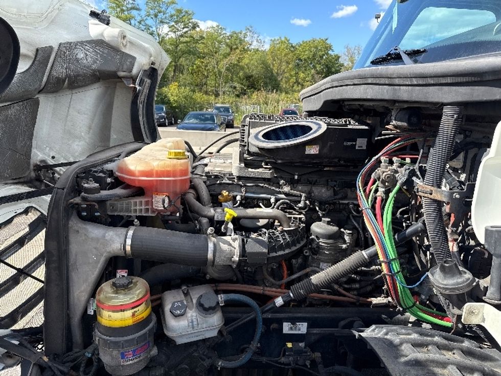 Day Cab Tractor-Heavy Duty Tractors-Freightliner-2018-T12664ST-East Chicago-IN-538,091\n\t\tmiles-$ 33,750 - Image 15