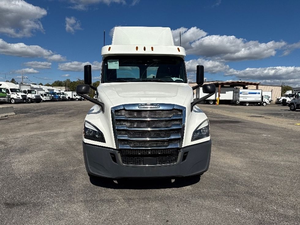 Day Cab Tractor-Heavy Duty Tractors-Freightliner-2018-T12664ST-East Chicago-IN-538,091\n\t\tmiles-$ 33,750 - Image 2