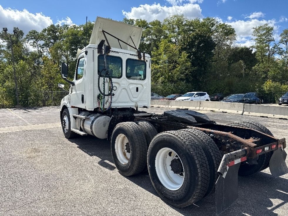 Day Cab Tractor-Heavy Duty Tractors-Freightliner-2018-T12664ST-East Chicago-IN-538,091\n\t\tmiles-$ 33,750 - Image 5